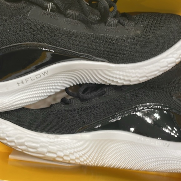 Steph Curry Under Armour M 5.5 W 7 high tops, great condition. Barely worn. - Picture 6 of 6